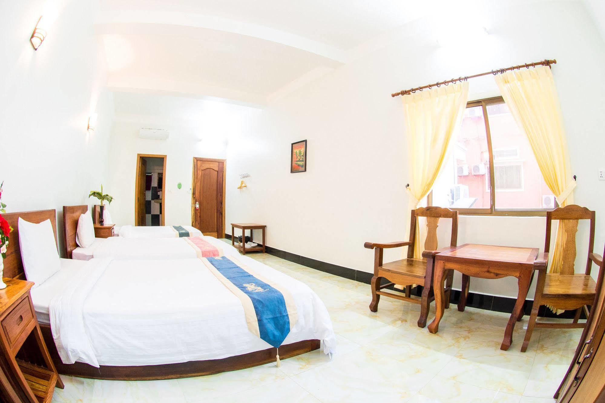 Angkor Udom Guesthouse Сіємреап Екстер'єр фото