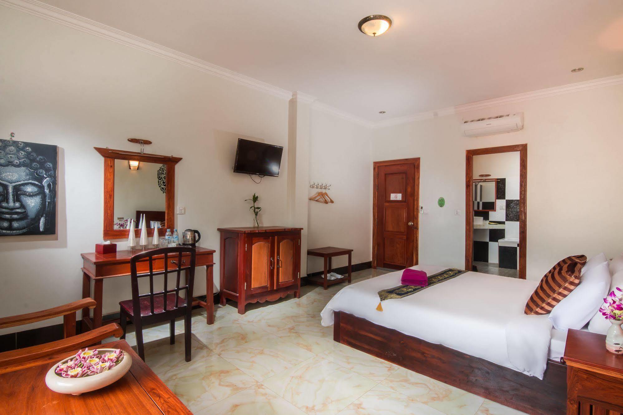 Angkor Udom Guesthouse Сіємреап Екстер'єр фото